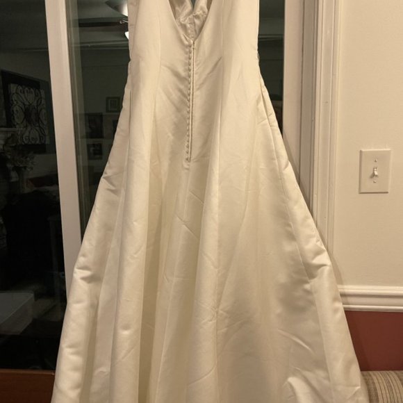 Mori Lee Sample size 12 A line V neck simple gown - Picture 4 of 6